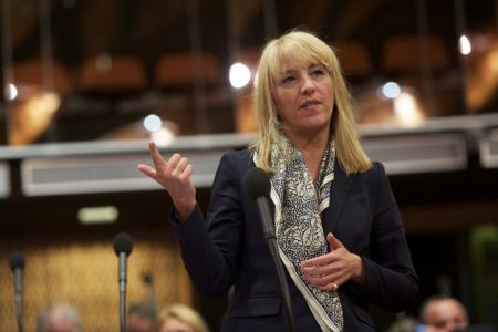 Ρ.Δούρου: Η τροπολογία για τη Διαχείριση Αποβλήτων να αποσυρθεί