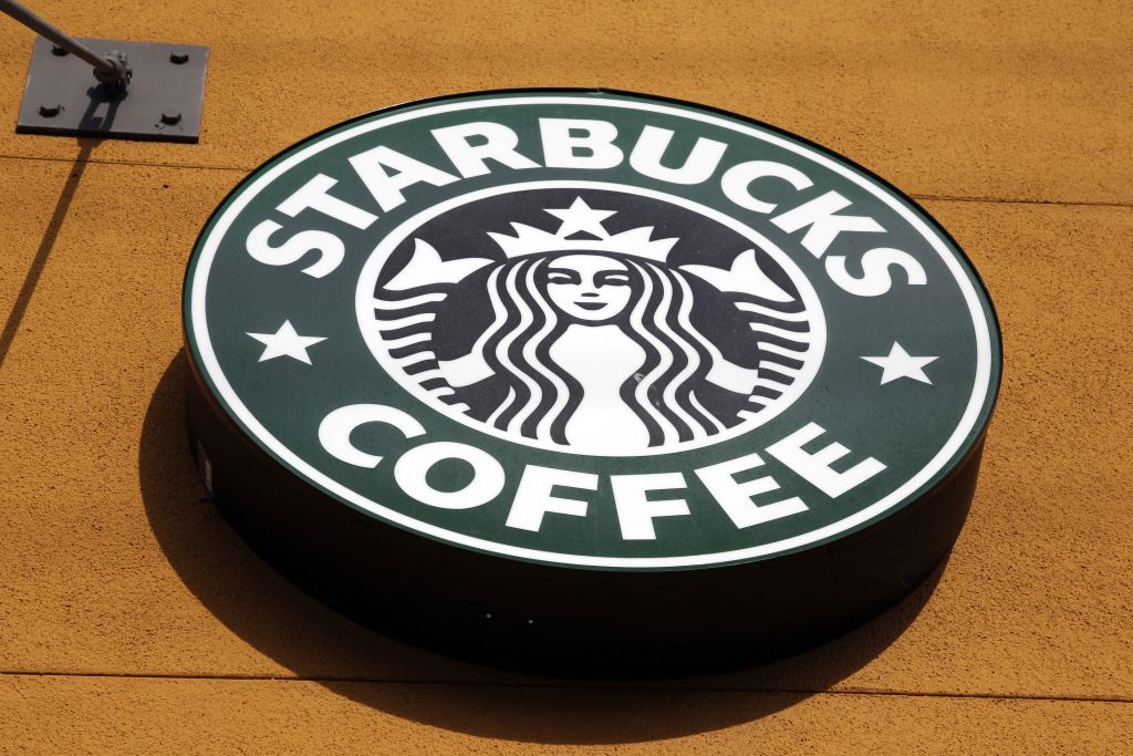 Προς απόβαση στη χώρα του εσπρέσο η Starbucks