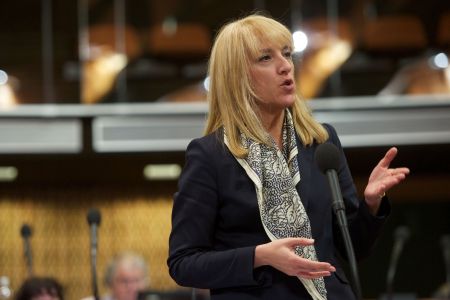 Στον αέρα οι υποσχέσεις Δούρου για μη πώληση της μαρίνας Πόρου