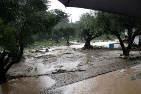 Προβλήματα από τη βροχόπτωση σε οικισμούς της Καλαμπάκας