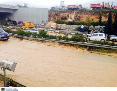 «Βροχή» προβλημάτων σε όλη τη χώρα από την κακοκαιρία