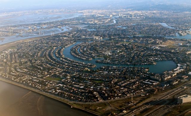 Το Ριάντ γεμίζει πετροδολάρια τις ΗΠΑ επενδύοντας σε 1.250 επιχειρήσεις