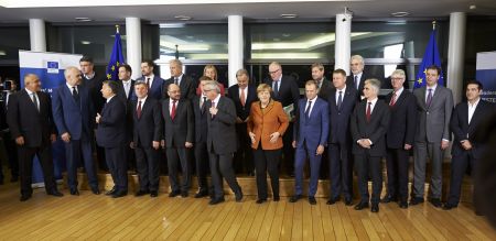 Ομιχλώδες τοπίο μετά τη μίνι-Σύνοδο για τους πρόσφυγες