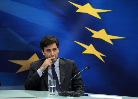 Χουλιαράκης: Στόχος να αυξηθούν τα έσοδα, ώστε να μην εφαρμοστούν τα μέτρα