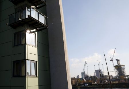 Ο ρυθμός ανάπτυξης της βρετανικής οικονομίας μειώθηκε στο 0,5%