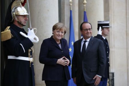 Συναντήσεις Ολάντ με Κάμερον, Ομπάμα, Μέρκελ και Πούτιν