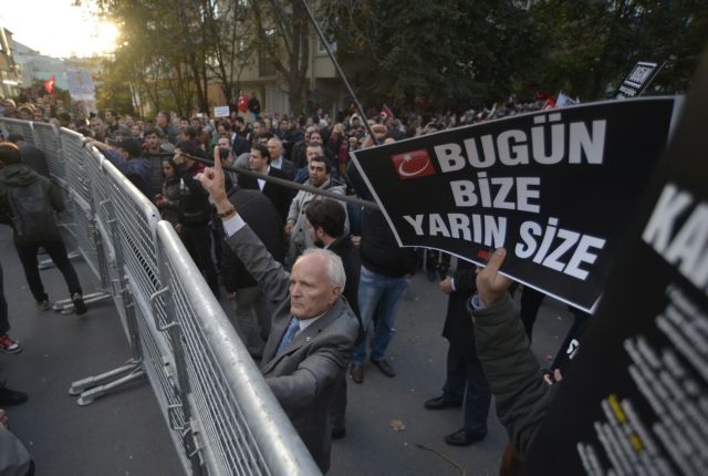 Η ΕΕ καλεί την Τουρκία να σεβαστεί την ελευθερία της έκφρασης