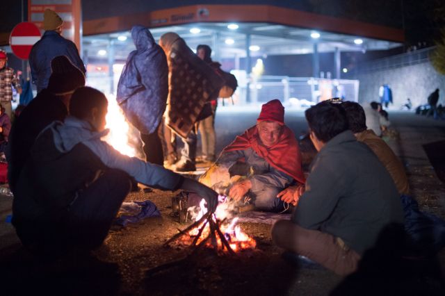 Αυστρία: Αντιδράσεις στην απαγόρευση βραδινής εξόδου στους πρόσφυγες