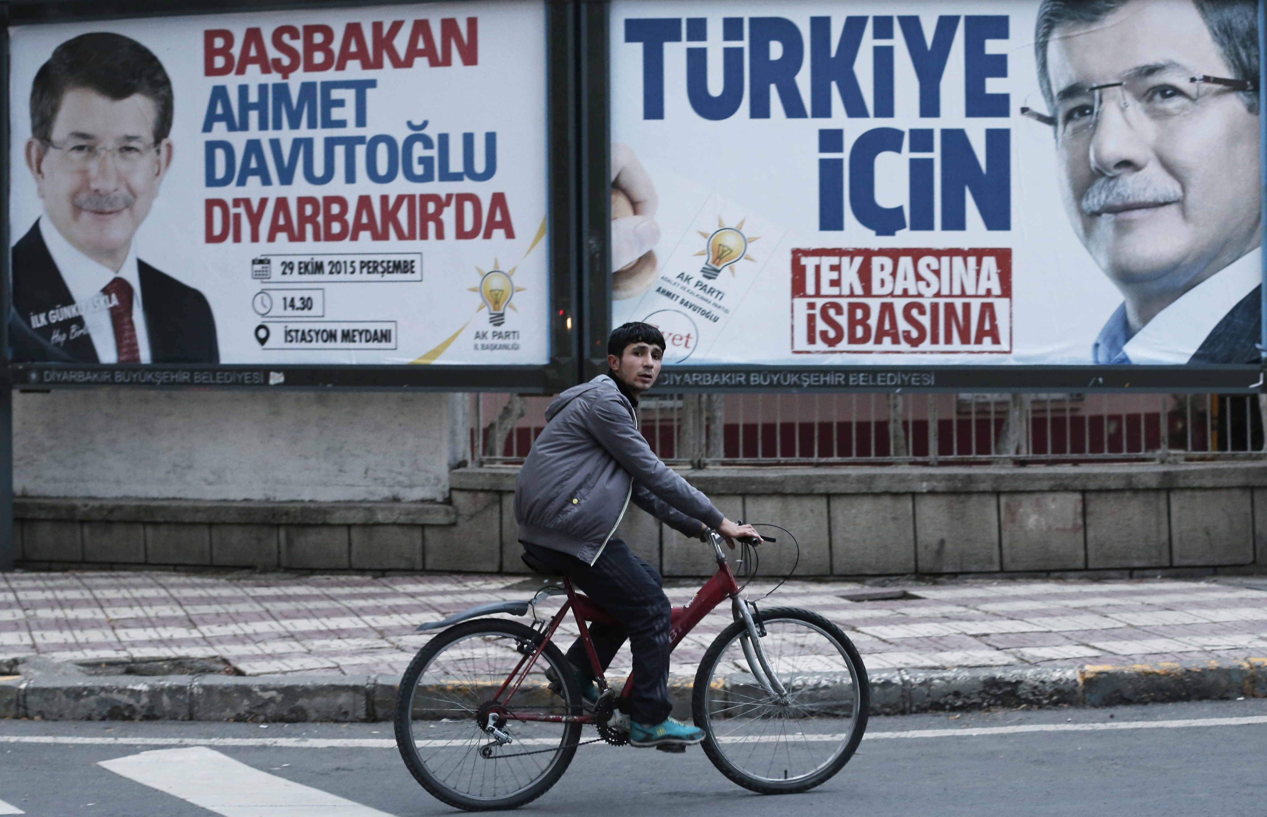 Τουρκία: Ξανά στην κάλπη της αβεβαιότητας με πολεμικό φόντο