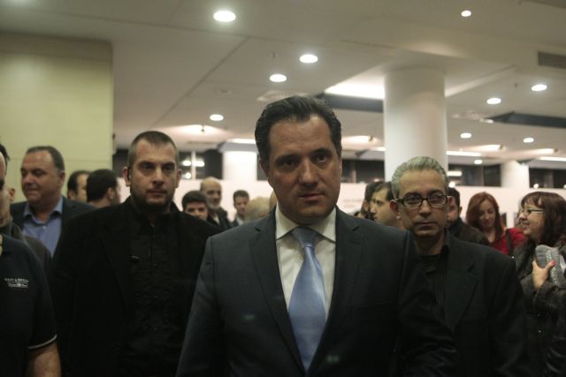 Ντιμπέιτ με… αλληλοκαρφώματα και το κρίσιμο της προσέλευσης