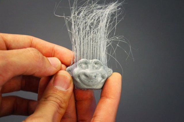 Εκτυπωτής 3D τυπώνει τρίχες