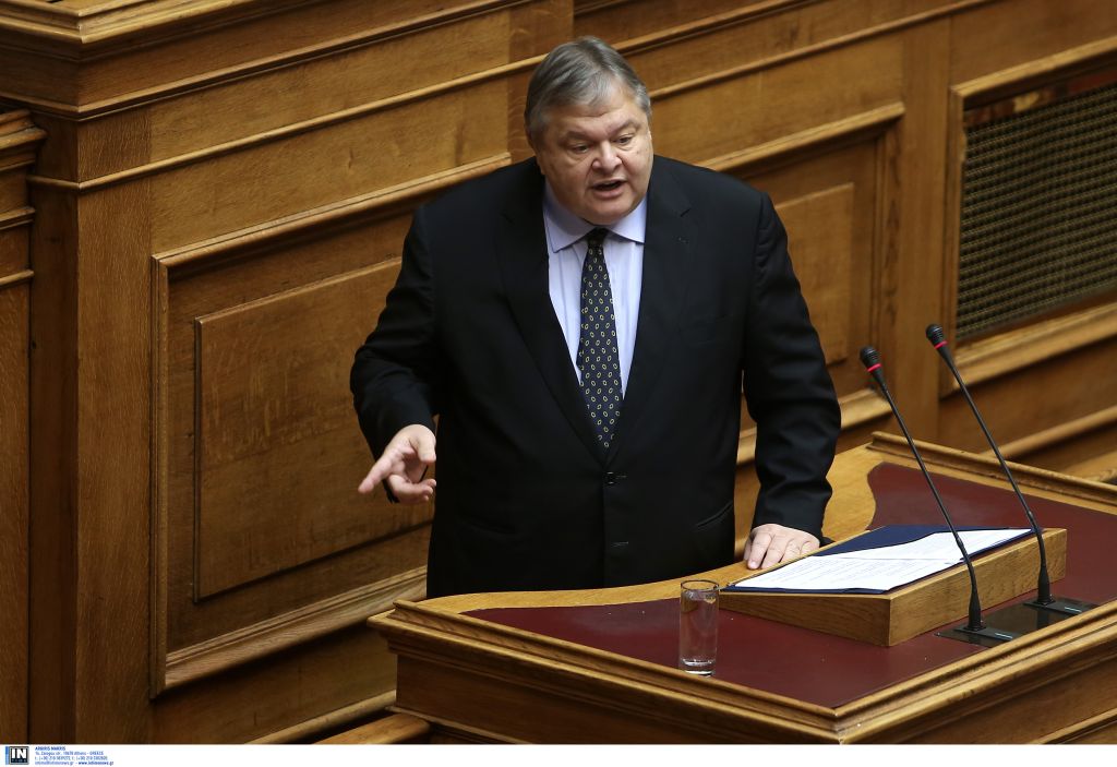 Μια περίεργη και νυχτερινή (ν)τροπολογία