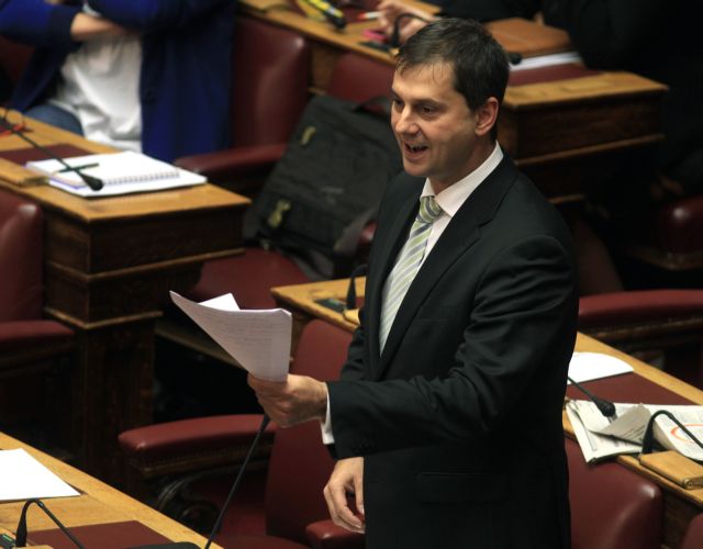 Θεοχάρης: Διαψεύδει τα περί μελλοντικής προσχώρησης στη ΝΔ