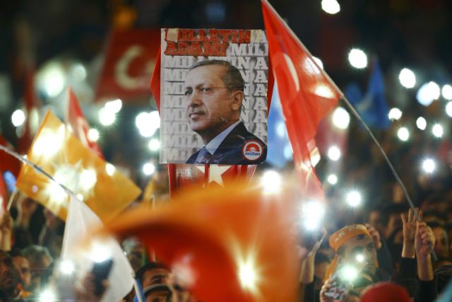 Κυρίαρχος σε μία διχασμένη Τουρκία o Ερντογάν