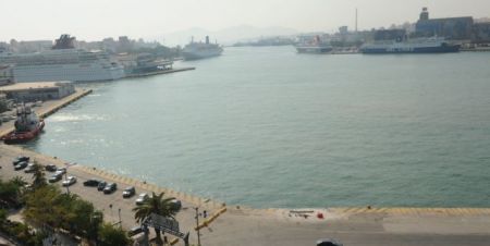 Σύσκεψη για την ατμοσφαιρική ρύπανση στο λιμάνι του Πειραιά