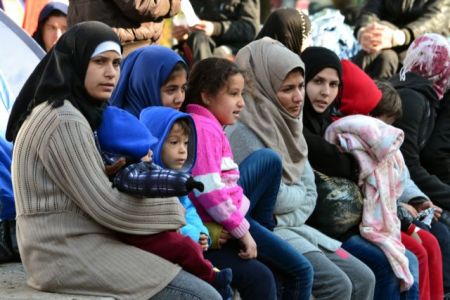 Over 5,500 refugees arrive in Piraeus from the Aegean islands