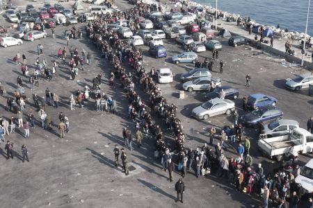 Άλλοι 5.600 πρόσφυγες και μετανάστες στον Πειραιά από Λέσβο και Χίο