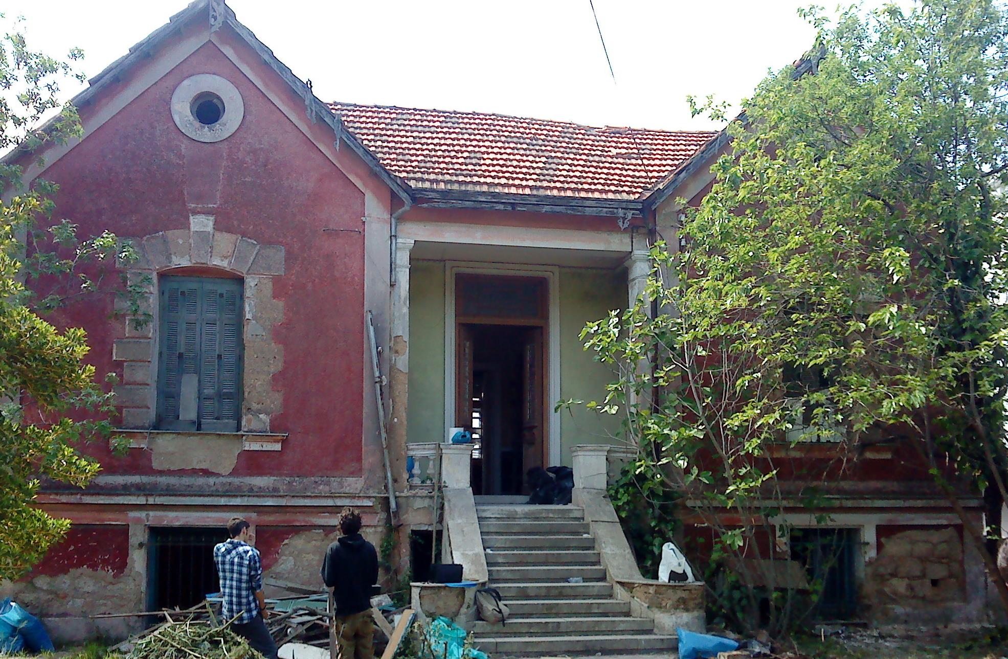 Powerful explosion at “Epavli Kouvelou” squat in Marousi