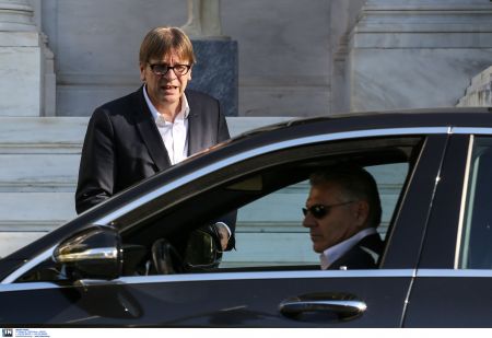 Φερχόφστατ: Ευκαιρία οι εκλογές να δείξουν οι Βρετανοί τι σχέση θέλουν με την ΕΕ