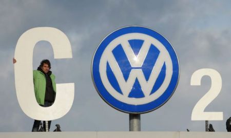 Γερμανία: Διορία 10 ημερών στη VW για εξηγήσεις σχετικά με νέες αποκαλύψεις