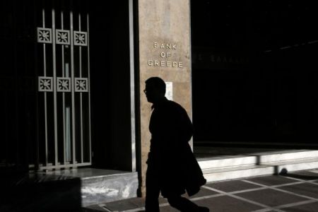 Bank of Greece predicts recession will continue in first half of 2016