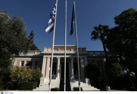 Η κυβέρνηση «κατασκευάζει» εσωτερικούς και εξωτερικούς εχθρούς ενόψει της κρίσιμης περιόδου
