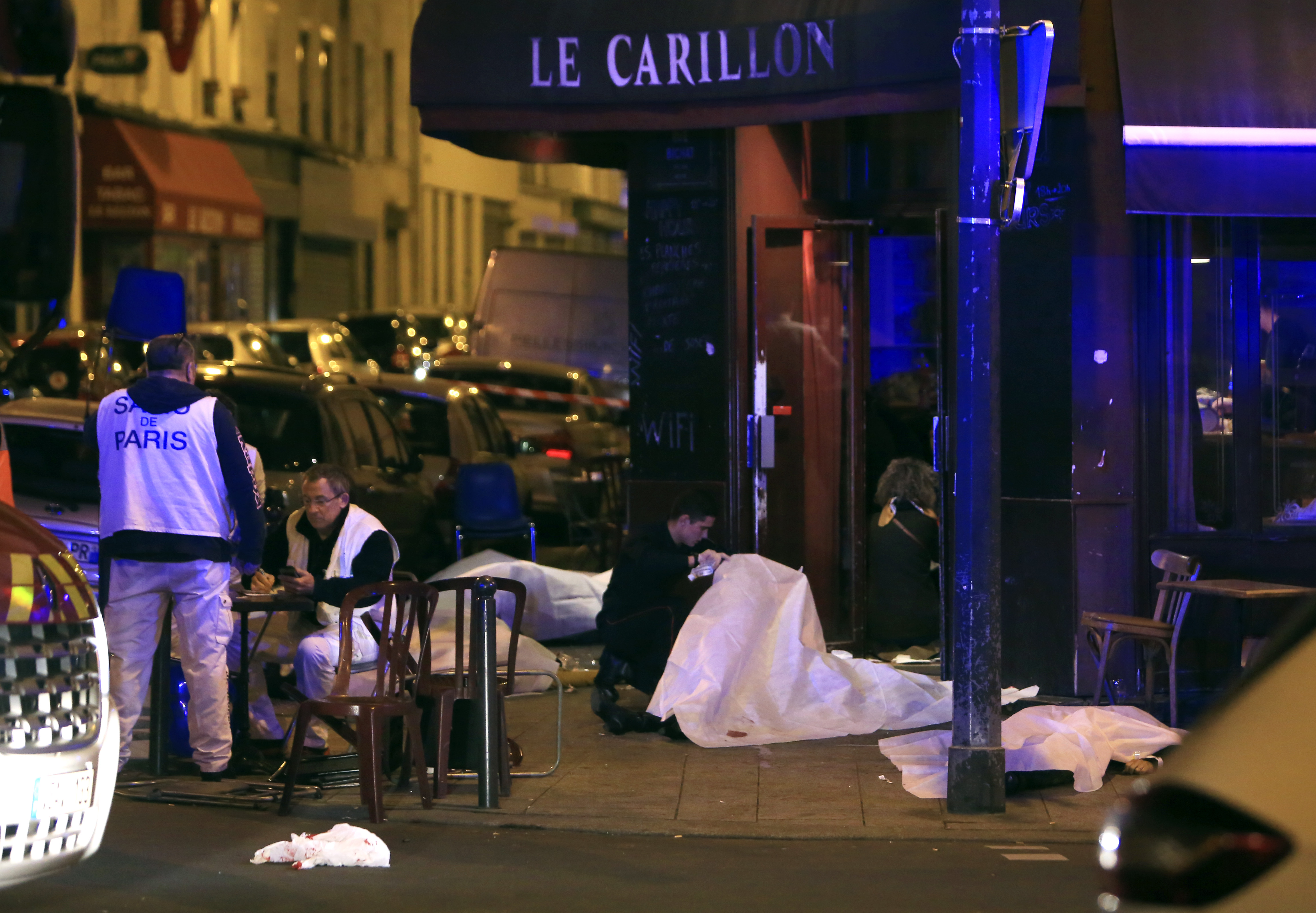 Μακελειό στο Παρίσι: 6 επιθέσεις με τουλάχιστον 153 νεκρούς – Το ISIS ανέλαβε την ευθύνη