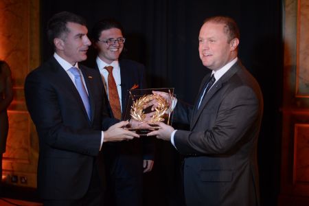 Tη στρατηγική συμμαχία τους γιόρτασαν Intralot-Bit8