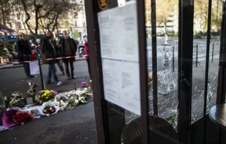 Οπλοστάσιο σε εγκαταλελειμένο αυτοκινήτο σε προάστιο του Παρισιού