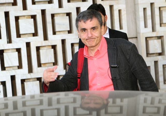 Tsakalotos announces agreement reached with creditors