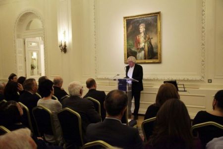 Βρετανικός φόρος τιμής στον Γιάννη Ρίτσο