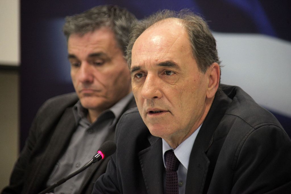 Σκληρές πιέσεις από το κουαρτέτο επί εννέα ώρες σε Σταθάκη και Τσακαλώτο