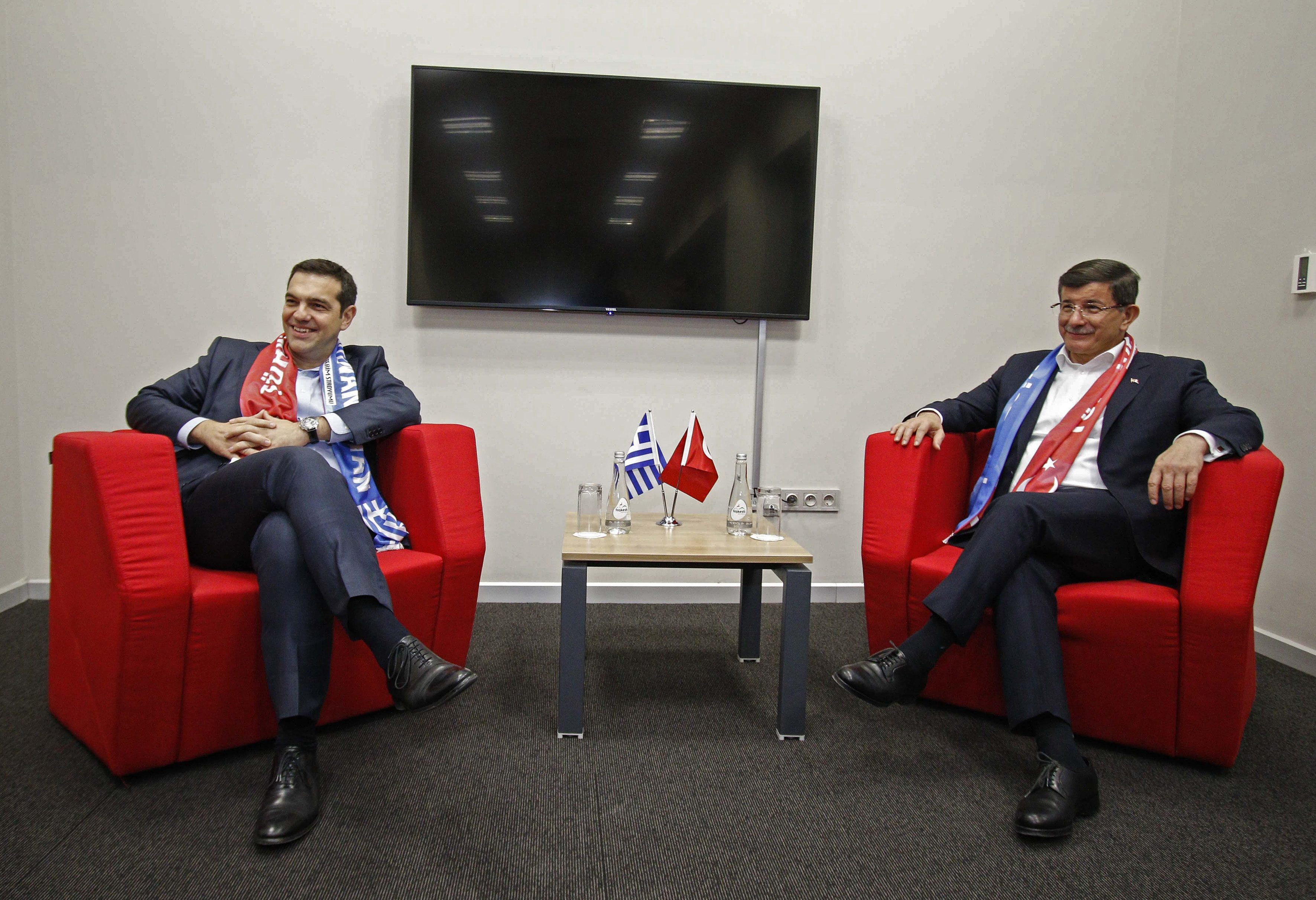 Νταβούτογλου-Τσίπρας: Τεχνική συνεργασία στο Αιγαίο – Πρόταση για τριμερείς συνομιλίες Γερμανίας-Ελλάδας-Τουρκίας