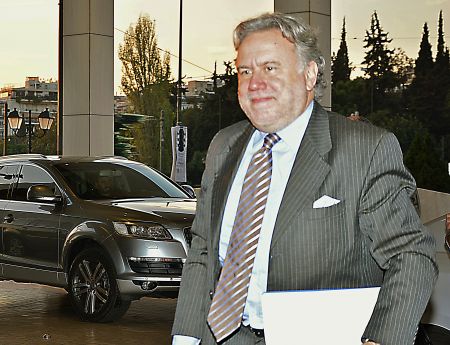 Το σκληρό σενάριο για τις συντάξεις τρομάζει την κυβέρνηση