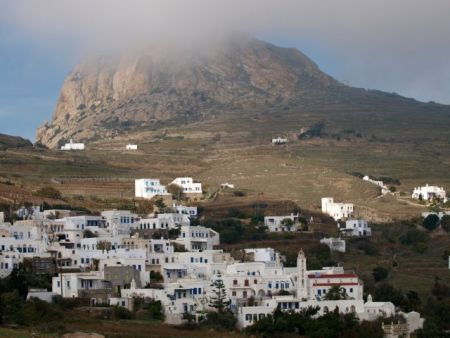 Τήνος: Το νησί με τα πολλά πρόσωπα