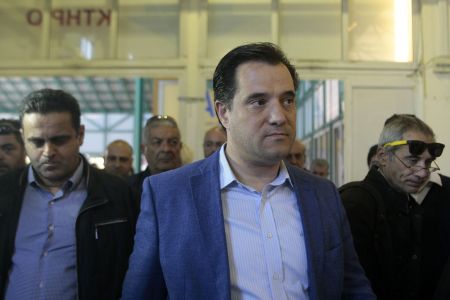 Γεωργιάδης εναντίον Παππά για τις τηλεοπτικές άδειες