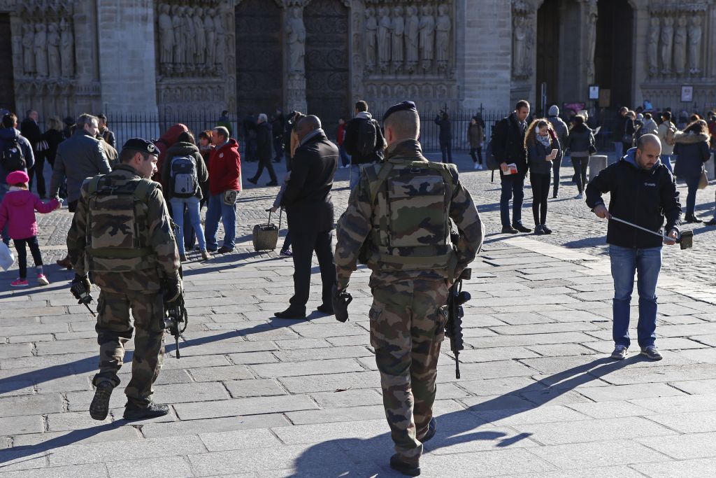 Παρίσι: Διαδήλωση υπέρ των προσφύγων διαλύθηκε βίαια από την αστυνομία