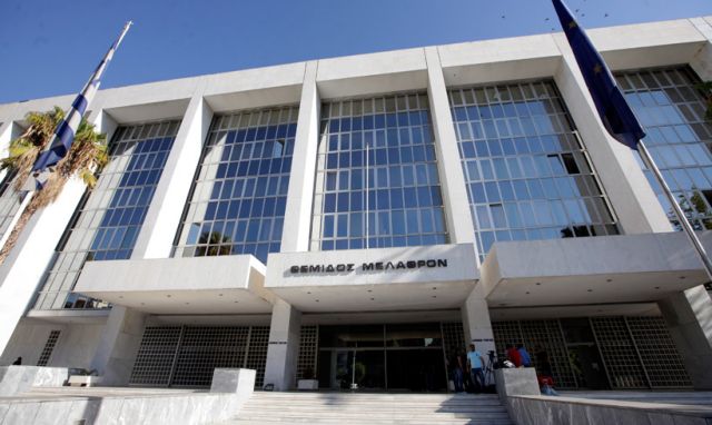 Ποινικές διώξεις εις βάρος γνωστού κοσμηματοπώλη και εφοριακών