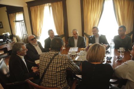 Οι οικονομικές διεκδικήσεις των ΟΤΑ ταράζουν την κυβέρνηση