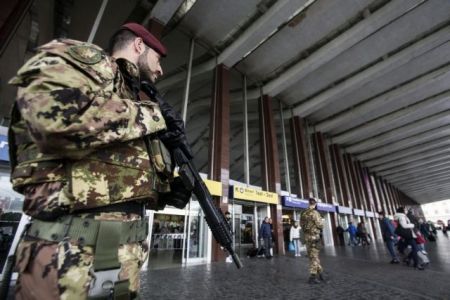 Συνελήφθησαν δύο Σύροι με πλαστά διαβατήρια σε αεροδρόμο της Ιταλίας