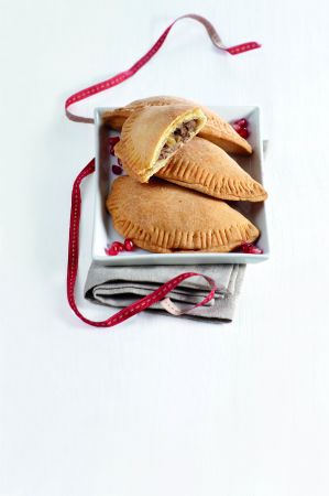 Κιμαδοπιτάκια Ανατολής με ταχίνι και ρόδι