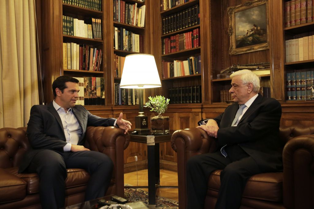 PM Tsipras calls council meeting of political leaders