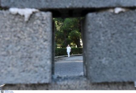 Για απιστία κατηγορούνται δύο στενοί συνεργάτες πρώην υπουργού