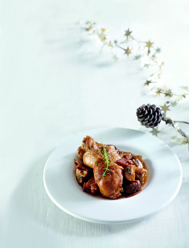 Κοτόπουλο με σόγια σος, μπέικον και κάστανα