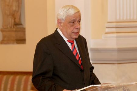 Μήνυμα Παυλόπουλου από τη Σύρο για το προσφυγικό