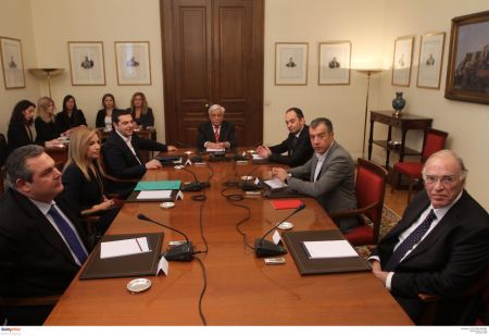 Δεν βρήκε συμμάχους ο Πρωθυπουργός για το Ασφαλιστικό στο μαραθώνιο Συμβούλιο Πολιτικών Αρχηγών