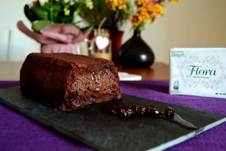 Μαρκίζ σοκολάτας με αλκοόλ και βύσσινα