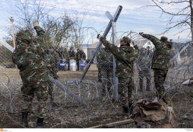 FYROM raising new wire fence on the border with Greece