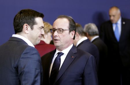 Ταξίδι Τσίπρα στο Παρίσι για πολιτική διαπραγμάτευση της αξιολόγησης