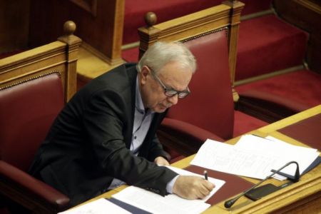 Apostolou calls farmers to enter talks over taxation and pension reforms